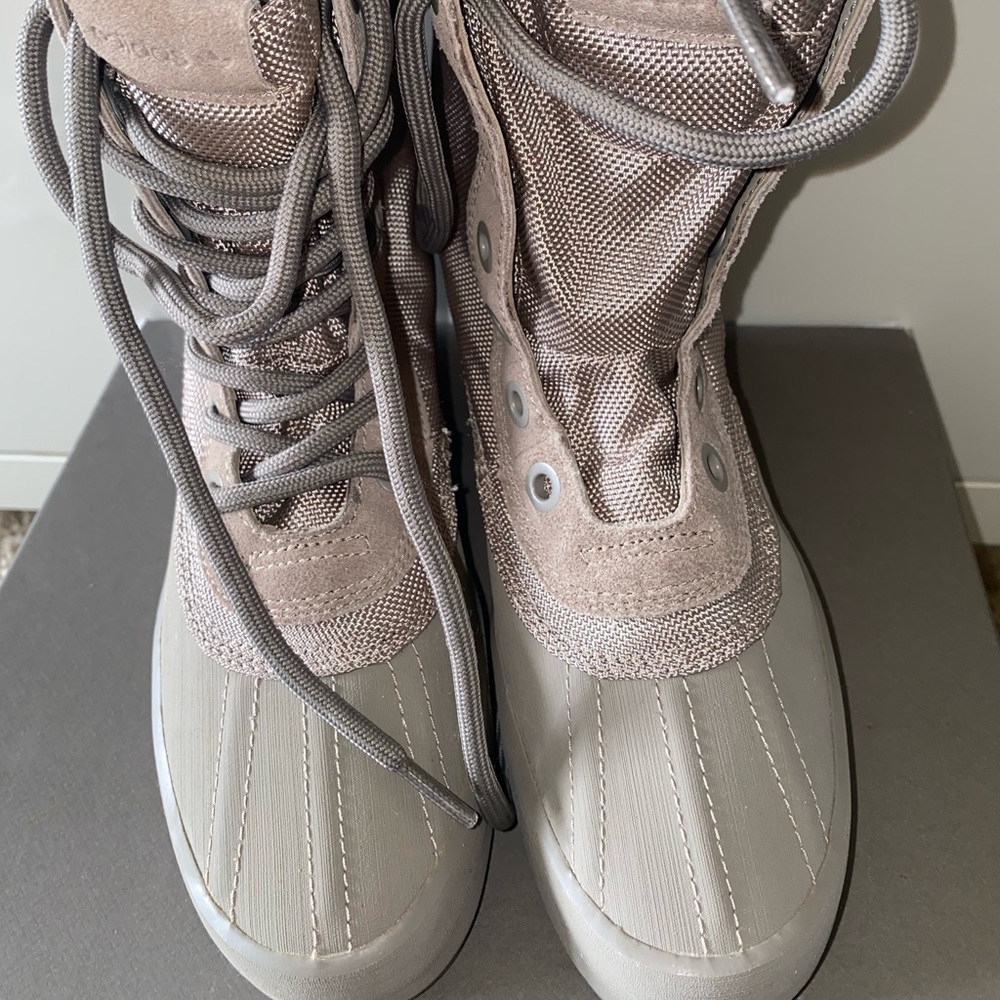 Yeezy 950 W moonrock Size Us 5 1/2